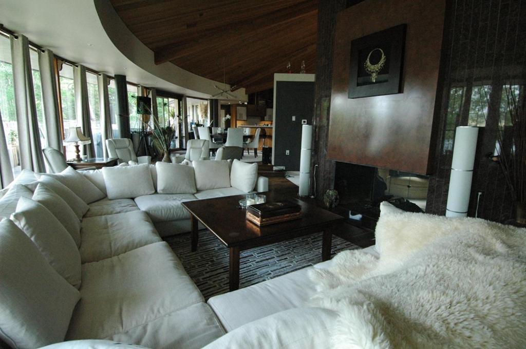 Roundhouse Grotto Bed and Breakfast YYC Exterior foto
