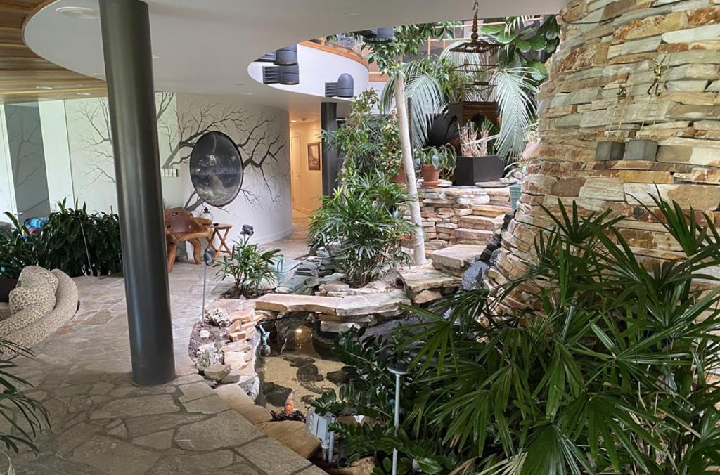 Roundhouse Grotto Bed and Breakfast YYC Exterior foto